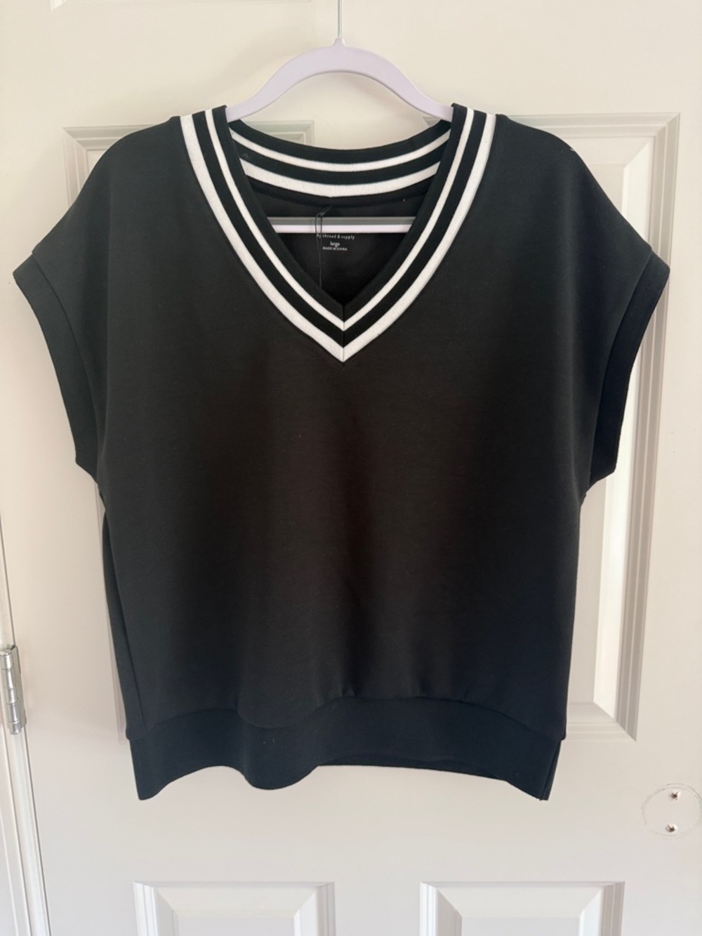 NWT Thread & Supply Recreation Rhonda V-Neck Top in Black with White Trim